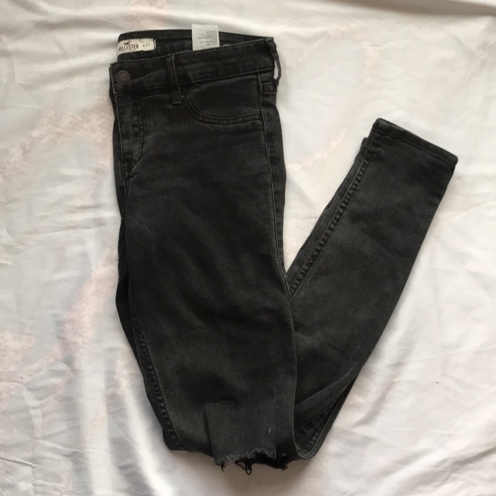 Hollister size 27 mid rise dark wash distress skinny jeans